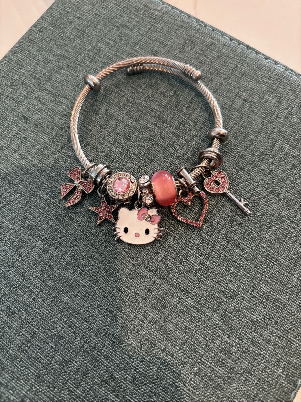 New - Hello Kitty pink charm bracelet